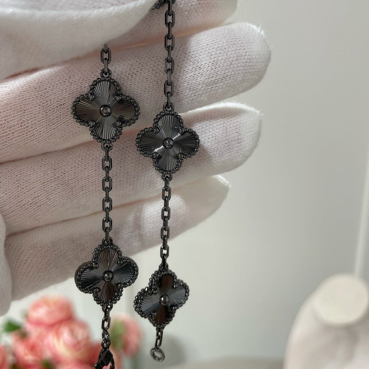 [⭐Sparkve]CLOVER 5 MOTIF BLACK BRACELET
