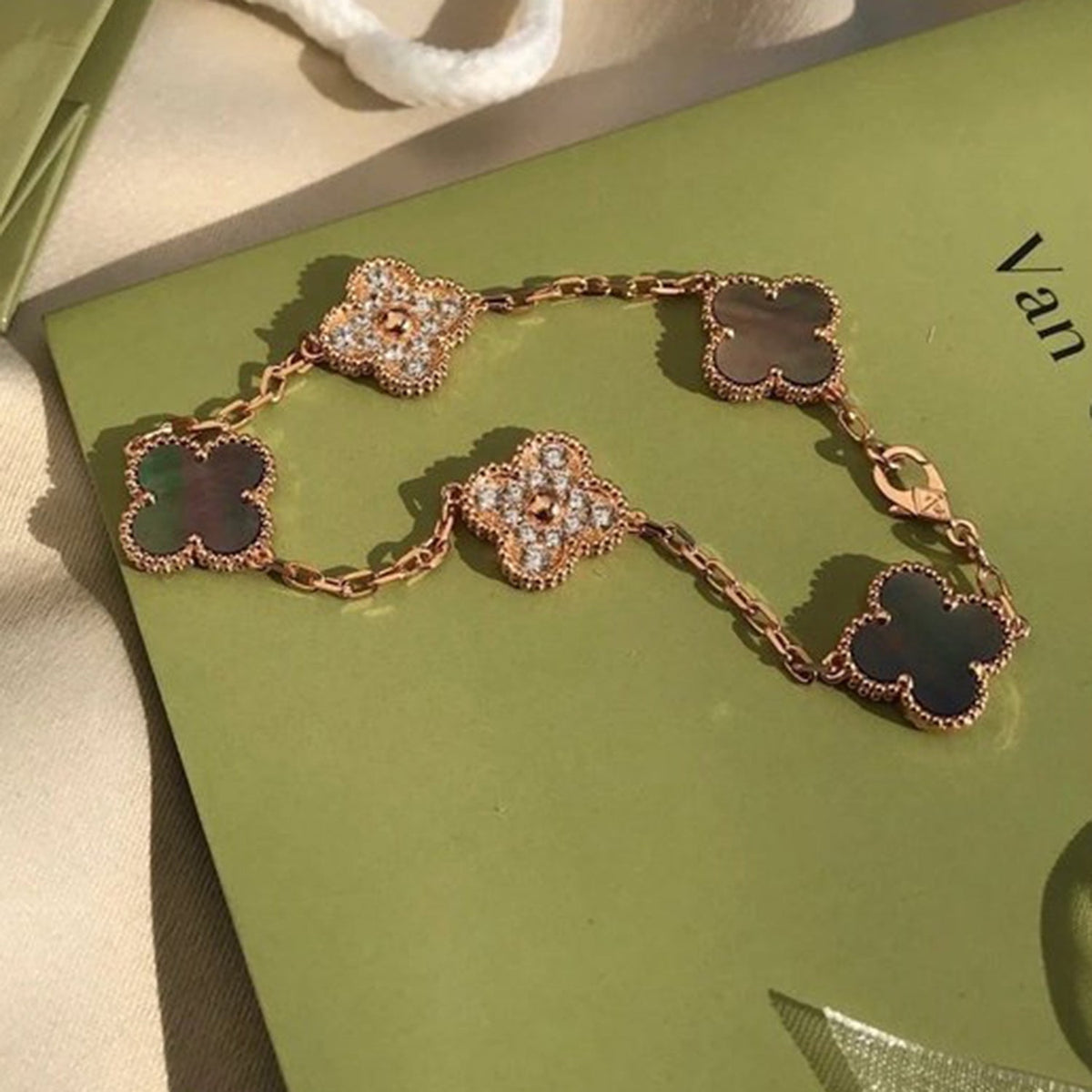 [⭐Sparkve] CLOVER 5 MOTIF GRAY MOP BRACELET COLLECTION