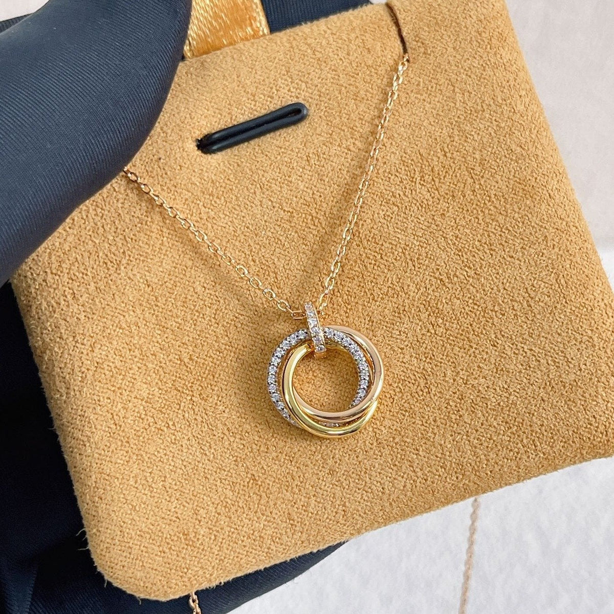 [⭐Sparkve]TRINITY NECKLACE SILVER GOLD PINK GOLD DIAMONDS