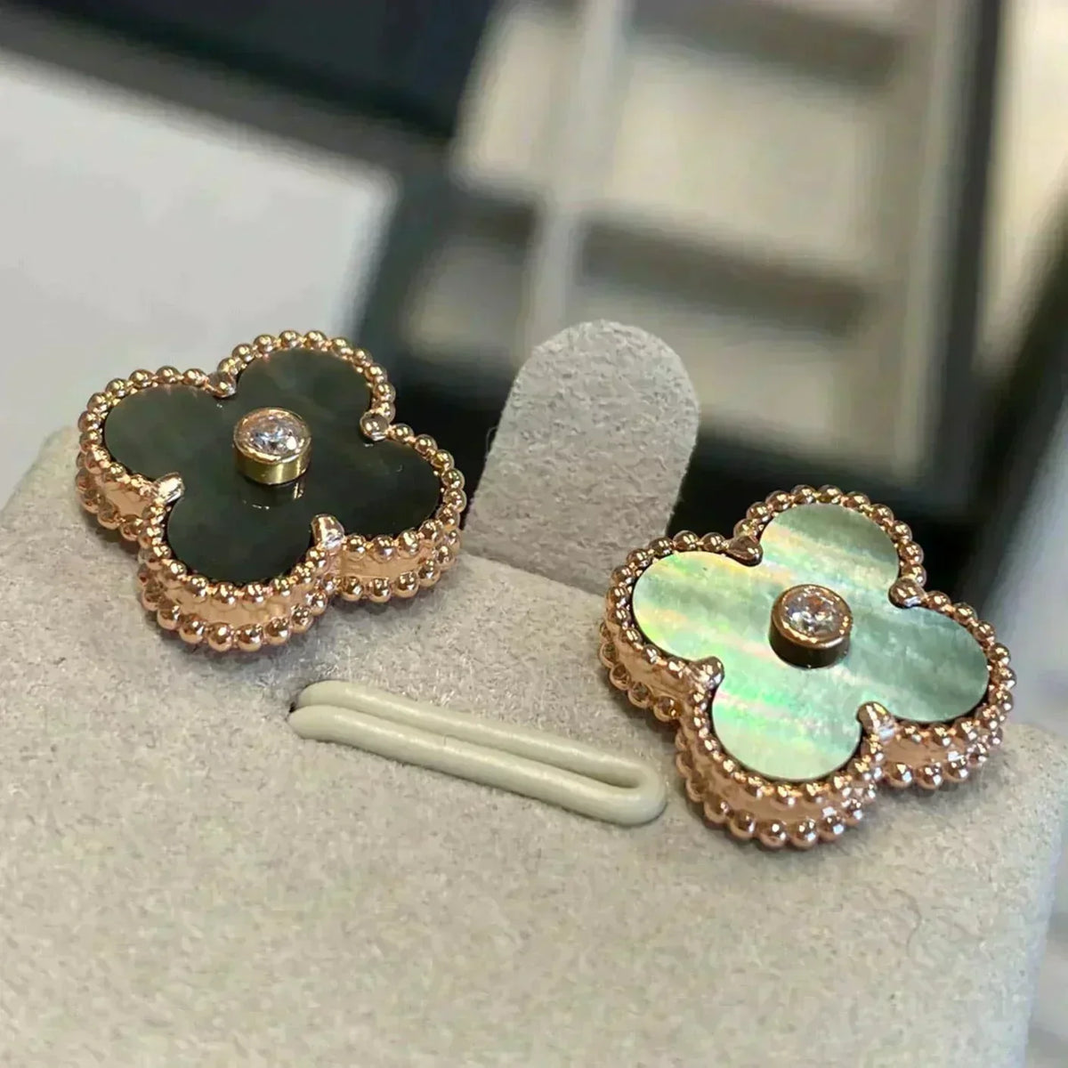 [⭐Sparkve]CLOVER MEDIUM 1 MOTIFS GRAY MOP  DIAMOND EARRINGS