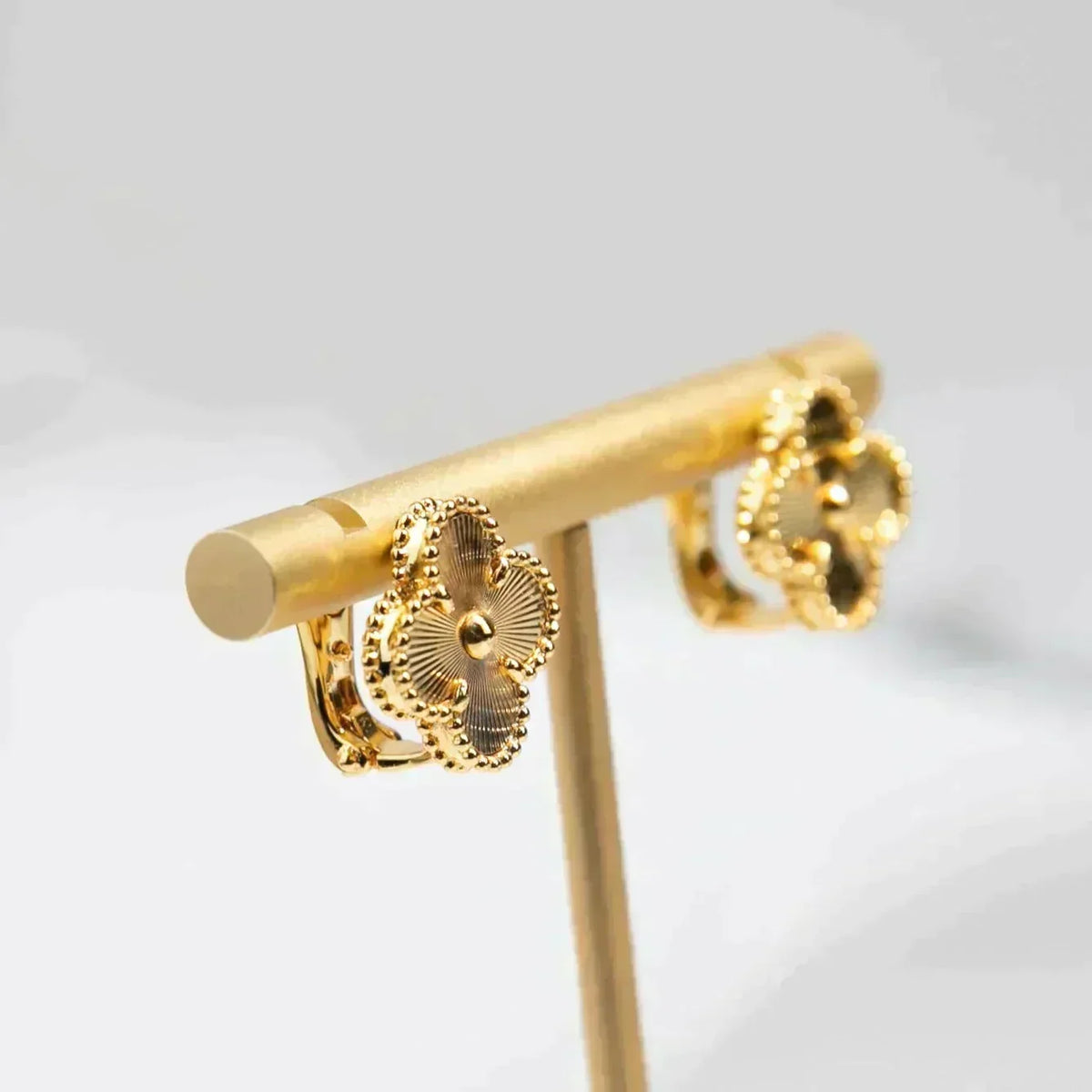 [⭐Sparkve]CLOVER MEDIUM 1 MOTIFS LASER EARRINGS