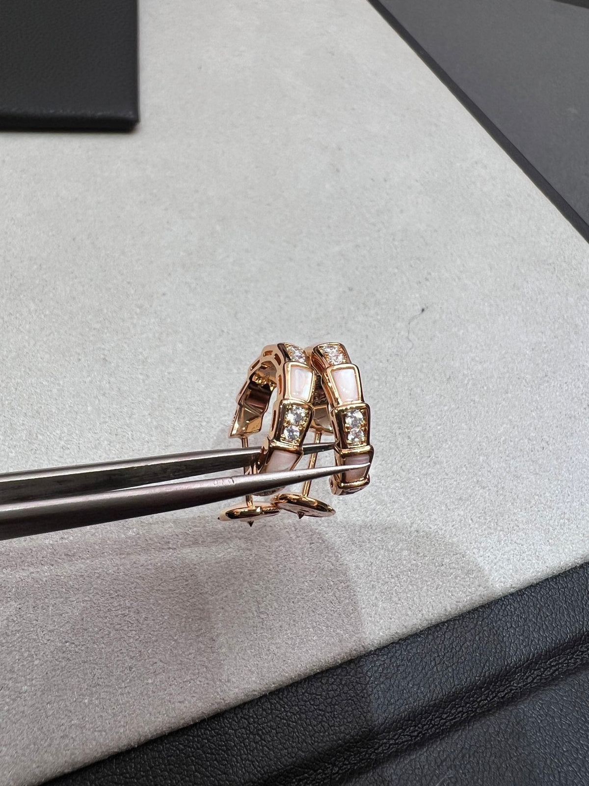 [⭐Sparkve]SERPENTI MOP PINK GOLD EARRINGS