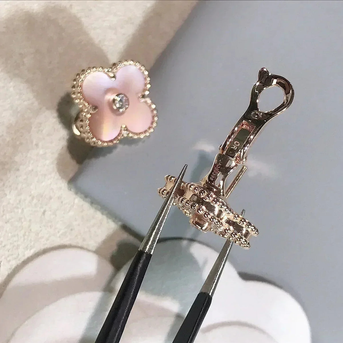 [⭐Sparkve]CLOVER MEDIUM 1 MOTIFS  PINK MOP DIAMOND EARRINGS