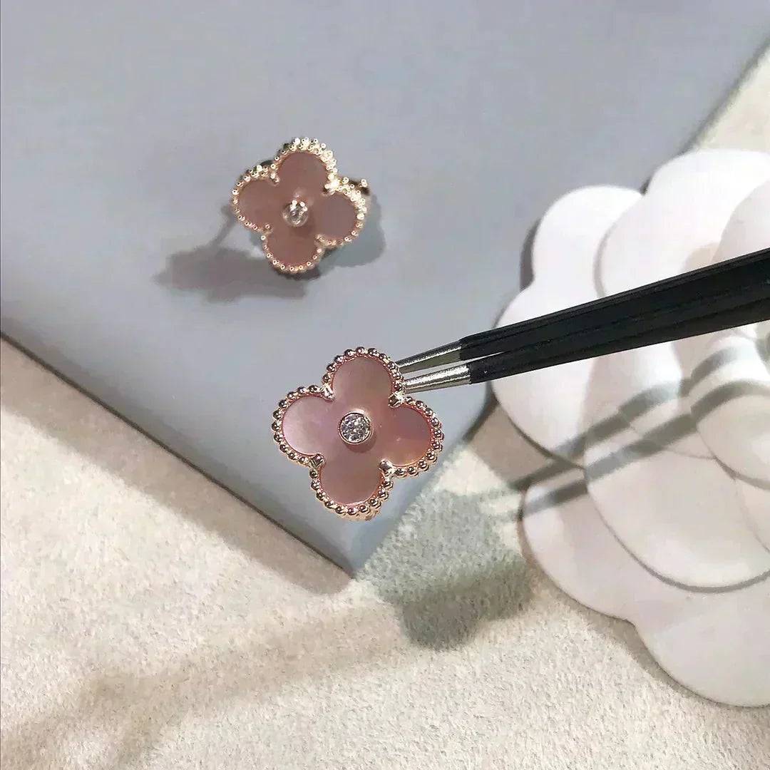 [⭐Sparkve]CLOVER MEDIUM 1 MOTIFS  PINK MOP DIAMOND EARRINGS