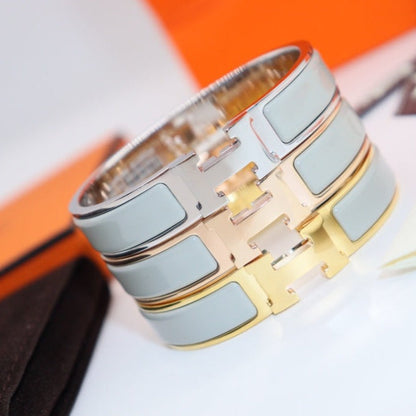 [⭐Sparkve]H LIGHT BLUE BRACELET