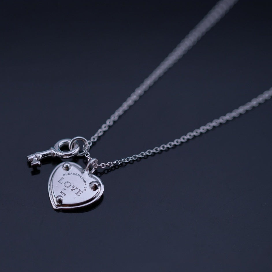 [⭐Sparkve Jewels]KEY AND HEART SILVER NECKLACE