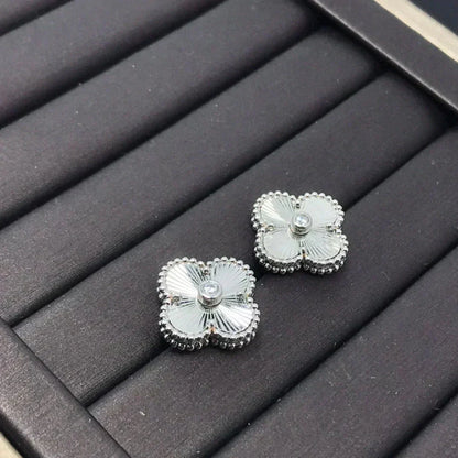 [⭐Sparkve]CLOVER MINI 9.5MM LASER EARRINGS