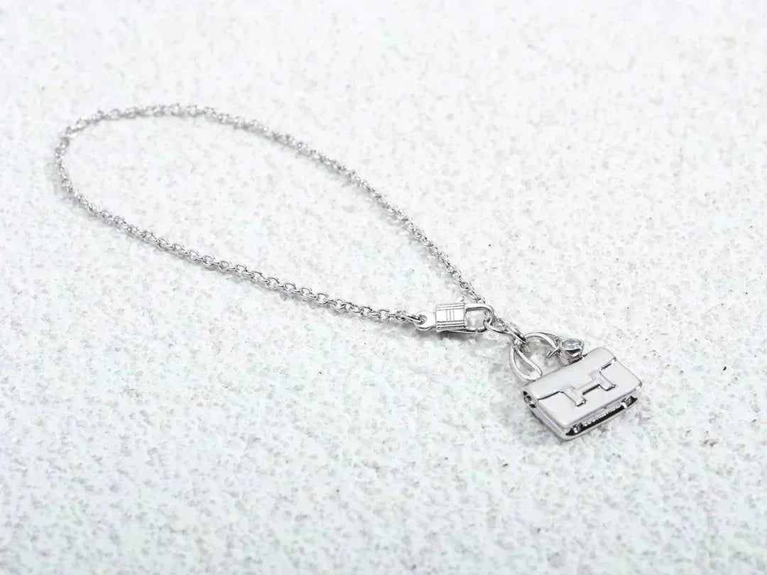 [⭐Sparkve]AMULETTE PEDANT SILVER NECKLACE