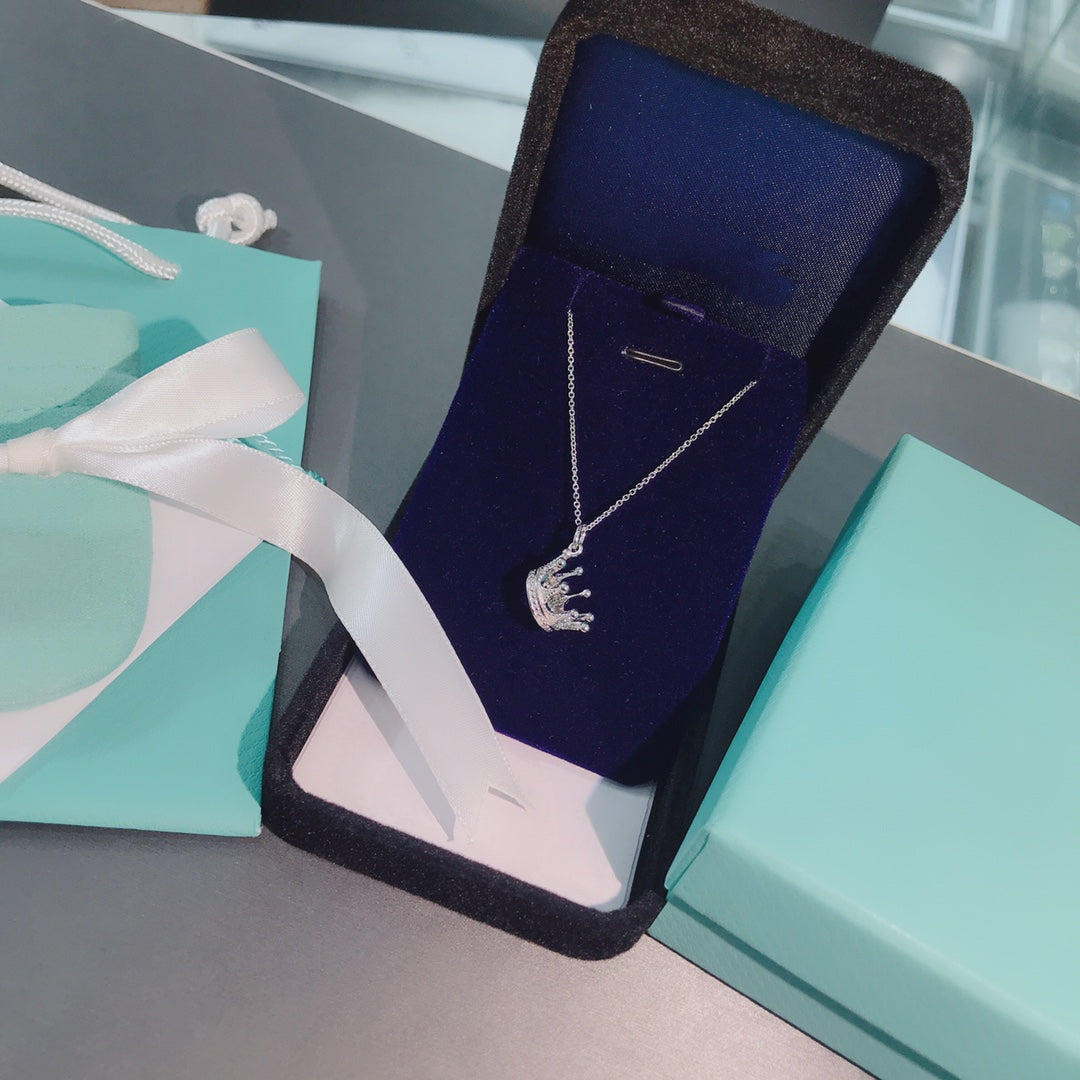 [⭐Sparkve Jewels]CROWN PEDANT NECKLACE