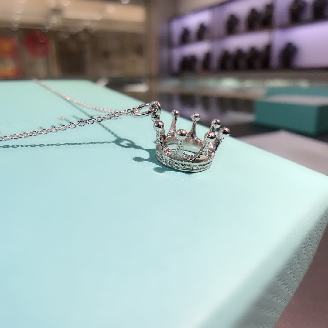 [⭐Sparkve Jewels]CROWN PEDANT NECKLACE