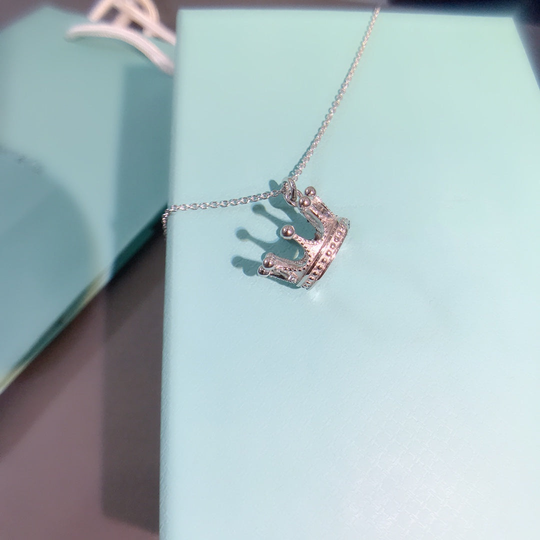 [⭐Sparkve Jewels]CROWN PEDANT NECKLACE
