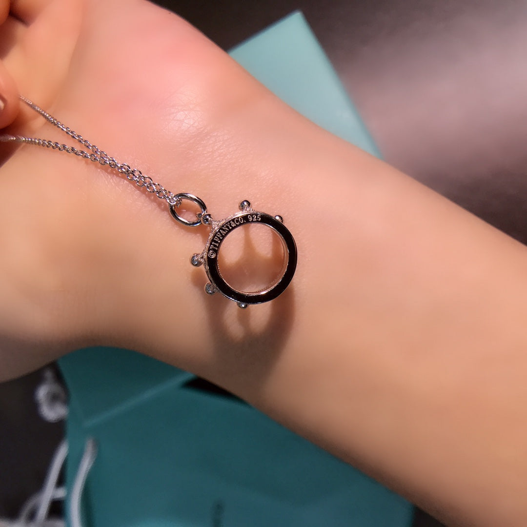 [⭐Sparkve Jewels]CROWN PEDANT NECKLACE