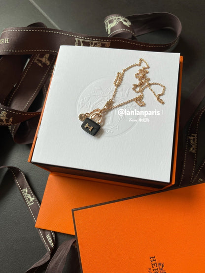 [⭐Sparkve]CONSTANCE BLACK PEDANT PINK GOLD NECKLACE