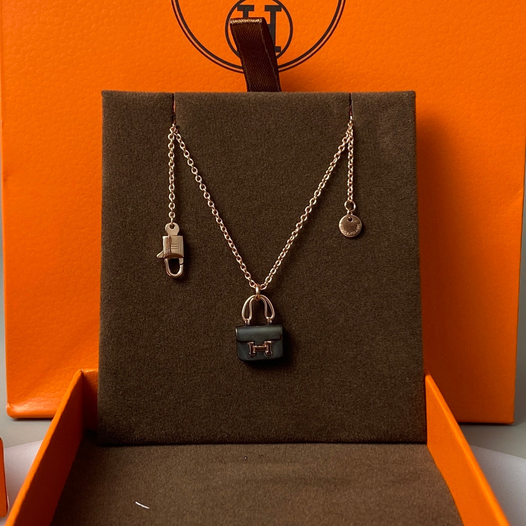 [⭐Sparkve]CONSTANCE BLACK PEDANT PINK GOLD NECKLACE