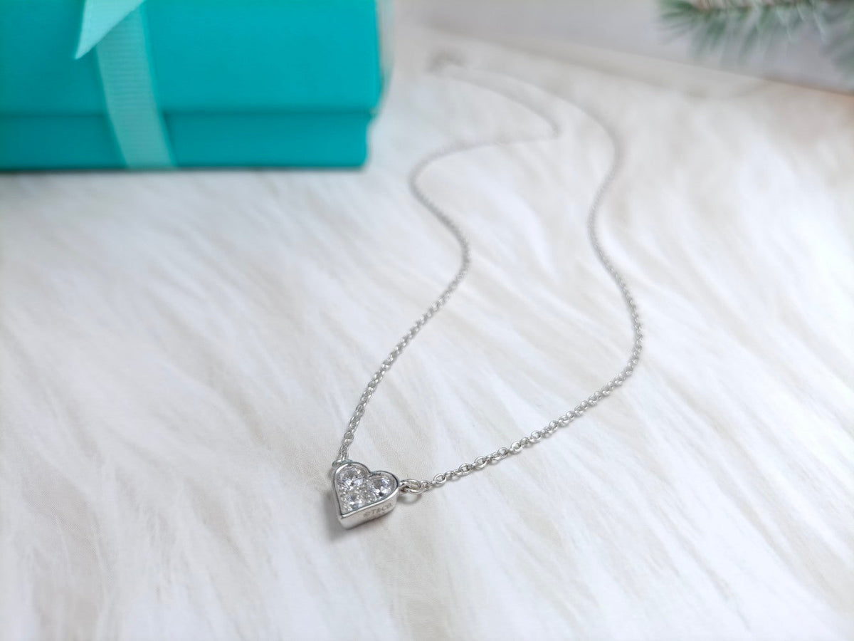 [⭐Sparkve Jewels]HEART 3 DIAMONDS PEDANT NECKLACE