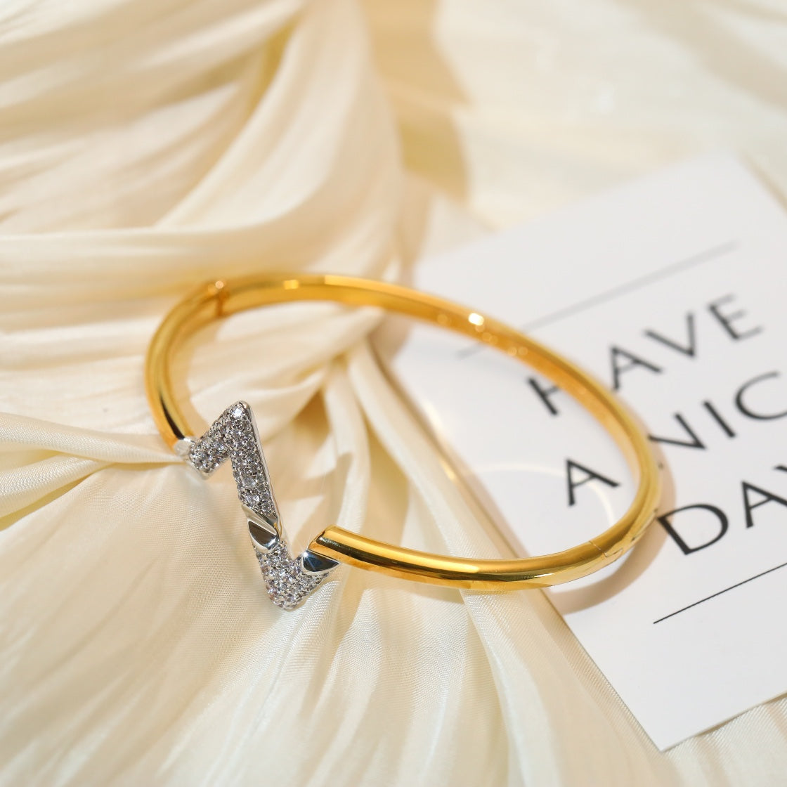 [⭐Sparkve]VOLTE UPSITE DOWN GOLD DIAMOND BRACELET