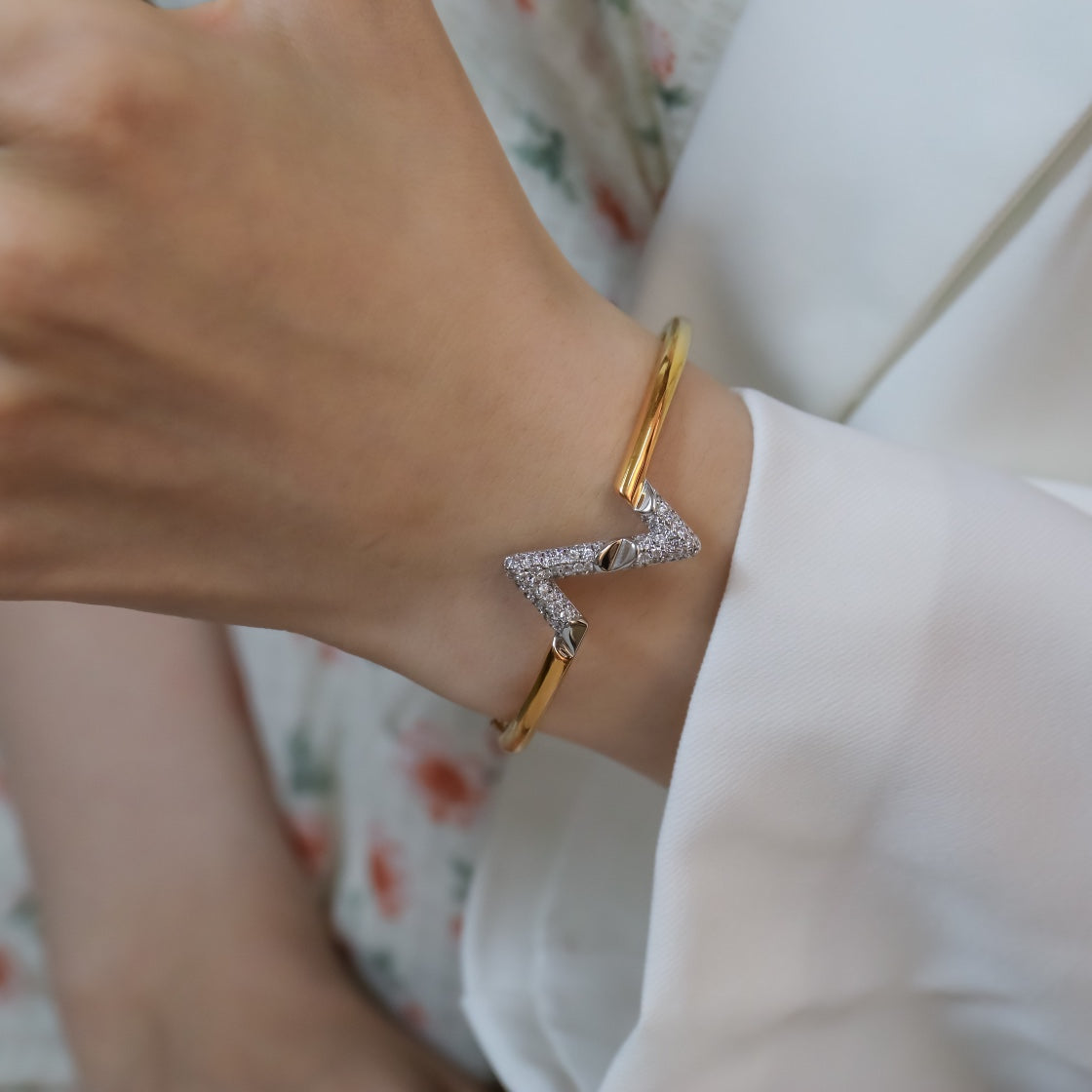 [⭐Sparkve]VOLTE UPSITE DOWN GOLD DIAMOND BRACELET