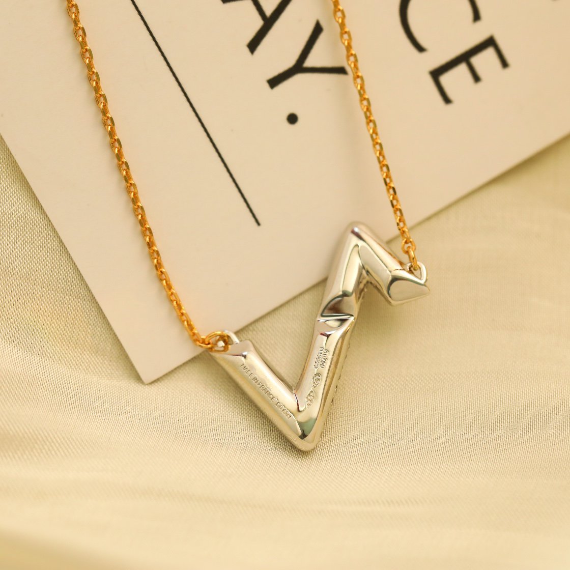 [⭐Sparkve]VOLT SILVER DIAMOND PEDANT NECKLACE