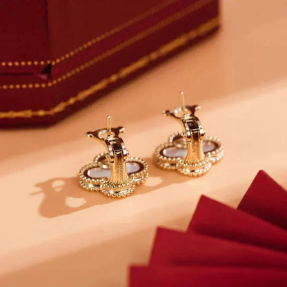 [⭐Sparkve]CLOVER MEDIUM 1 MOTIFS  WHITE MOP STUD EARRINGS