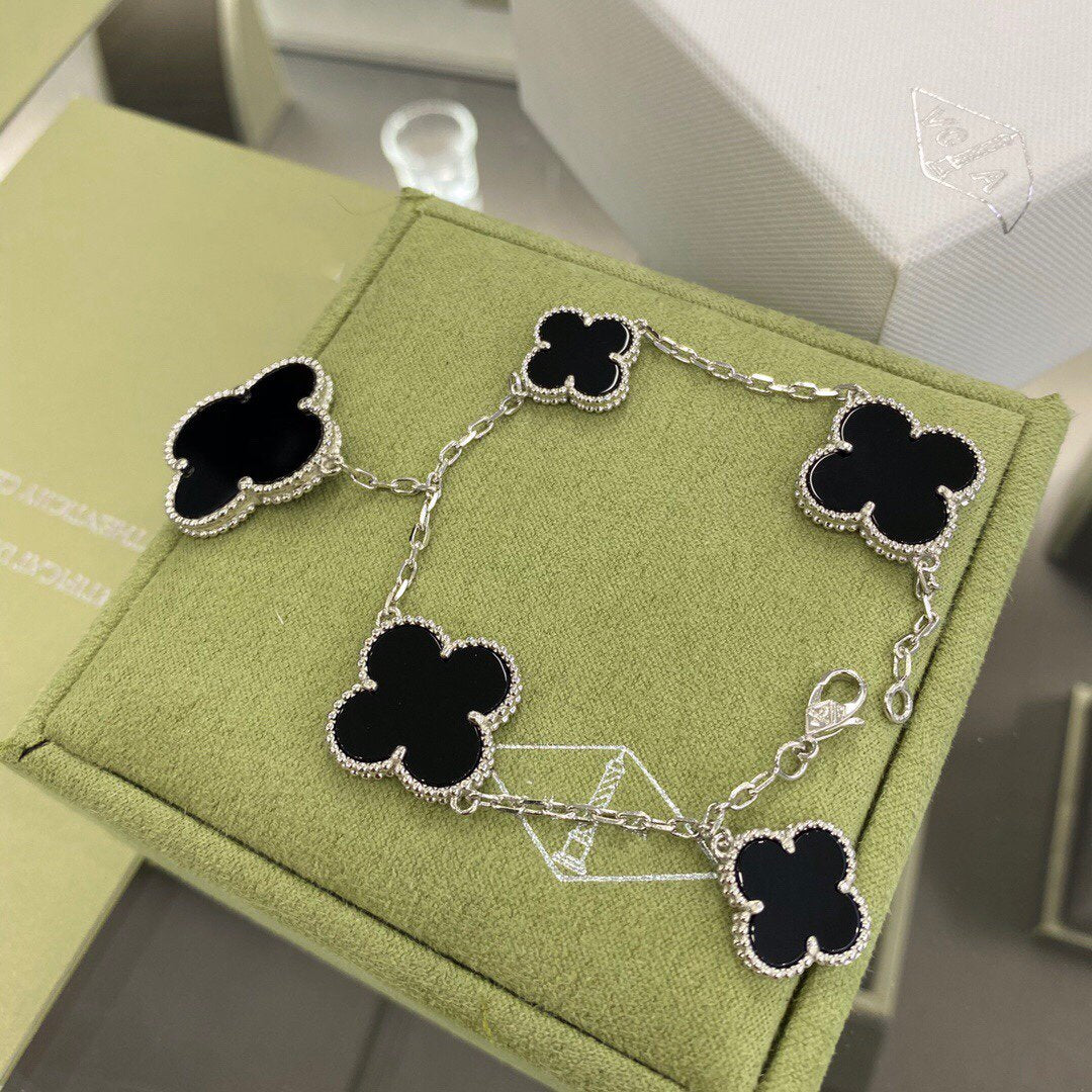 [⭐Sparkve]CLOVER 5 MOTIFS SIVLER ONYX BRACELET