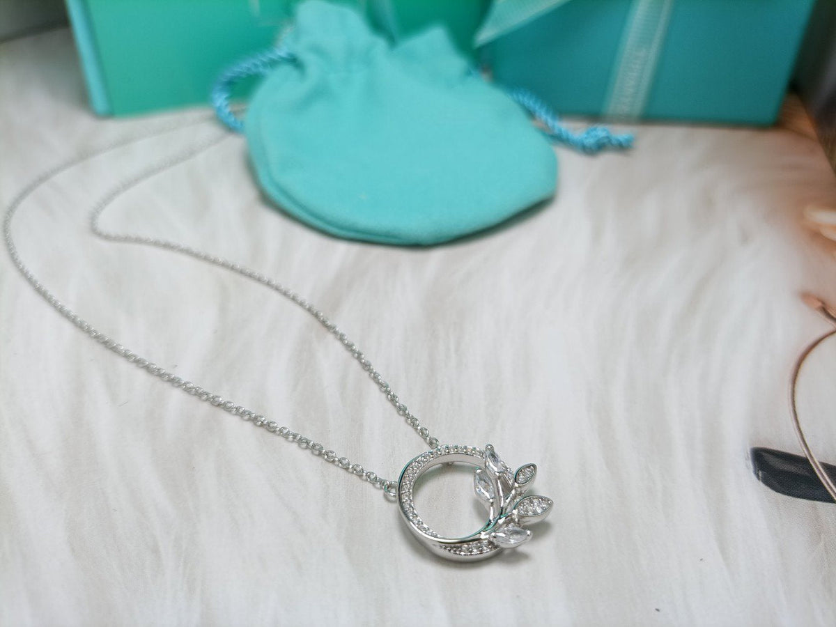 [⭐Sparkve Jewels]DIAMOND VINE CIRCLE PENDANT PLATINUM NECKLACE