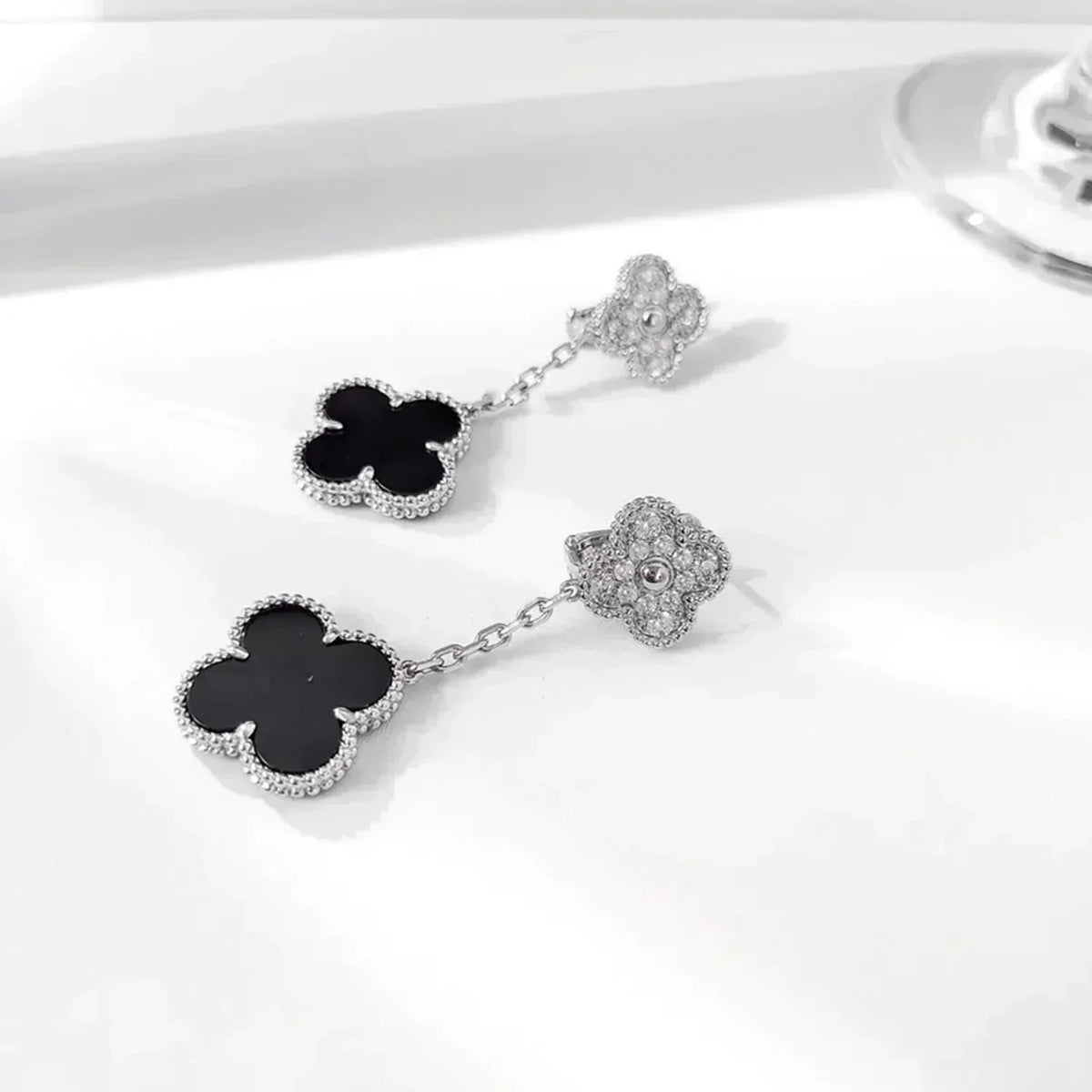 [⭐Sparkve]CLOVER 2 MOTIFS  DIAMOND ONYX EARRINGS SILVER