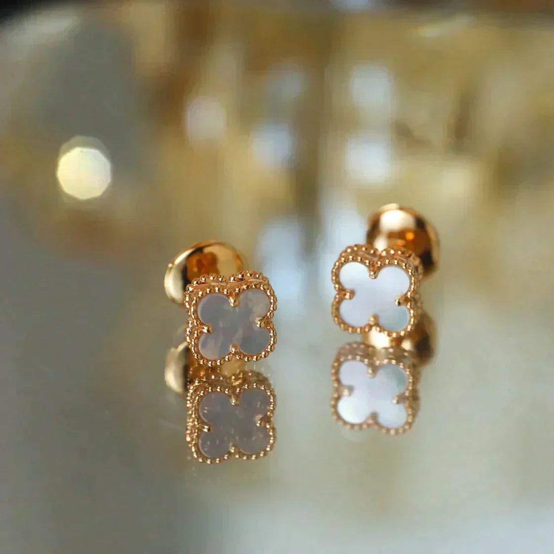 [⭐Sparkve]CLOVER MINI 9.5MM WHITE MOP EARRINGS