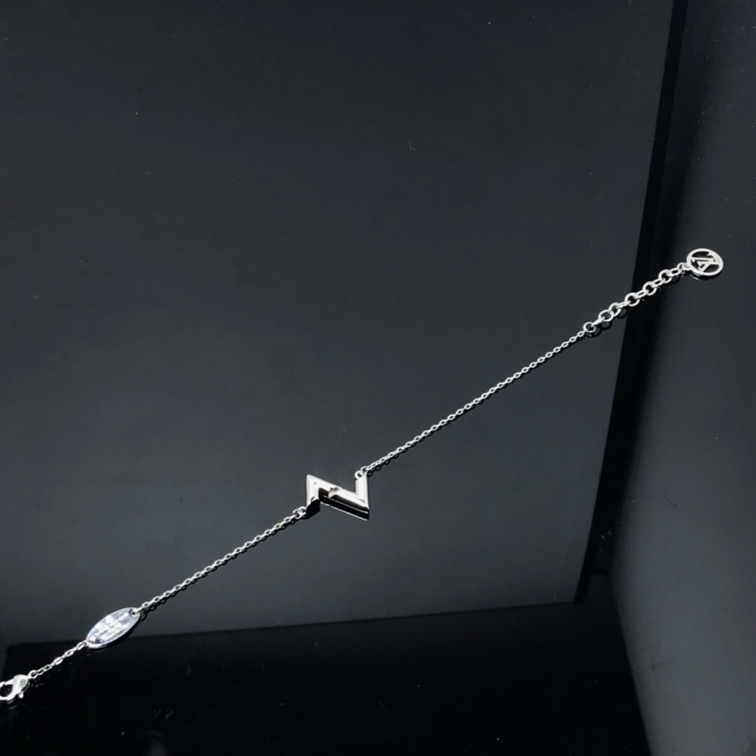 [⭐Sparkve]VOLT LV LOGO BRACELET