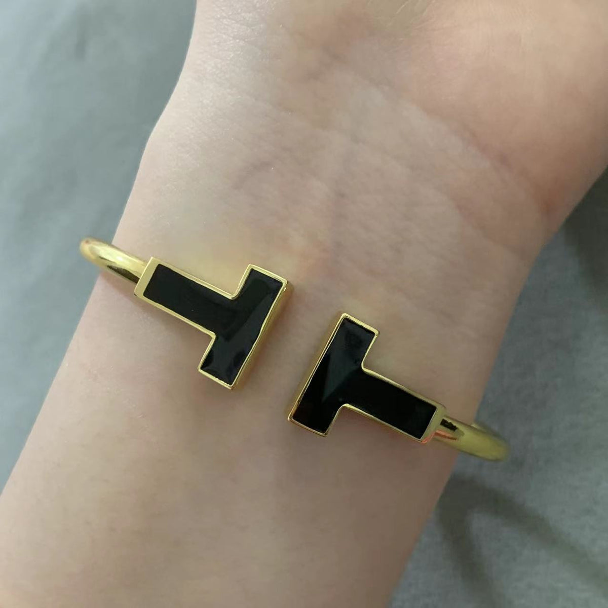 [⭐Sparkve Jewels]T WIDE ONYX OPEN BRACELET