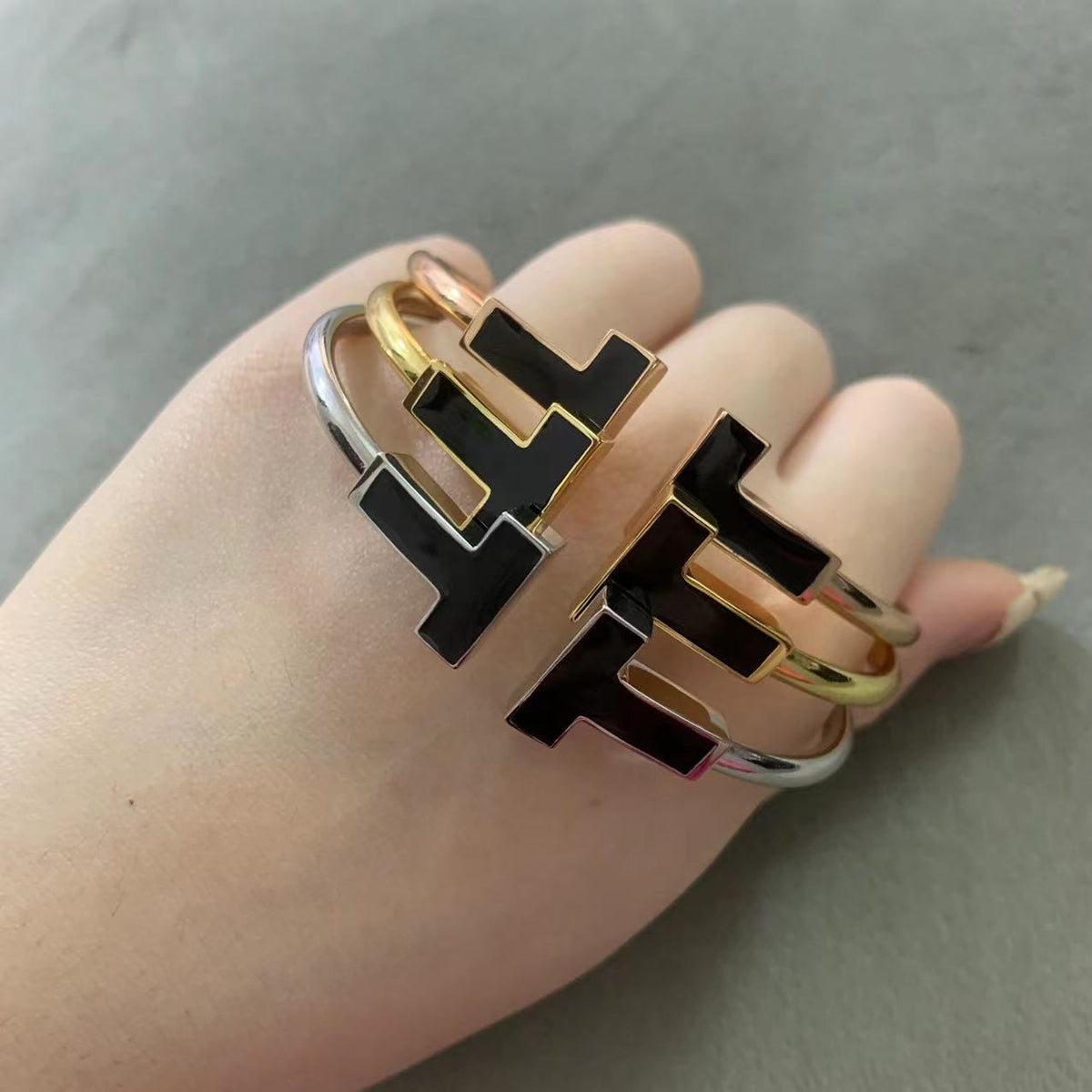 [⭐Sparkve Jewels]T WIDE ONYX OPEN BRACELET