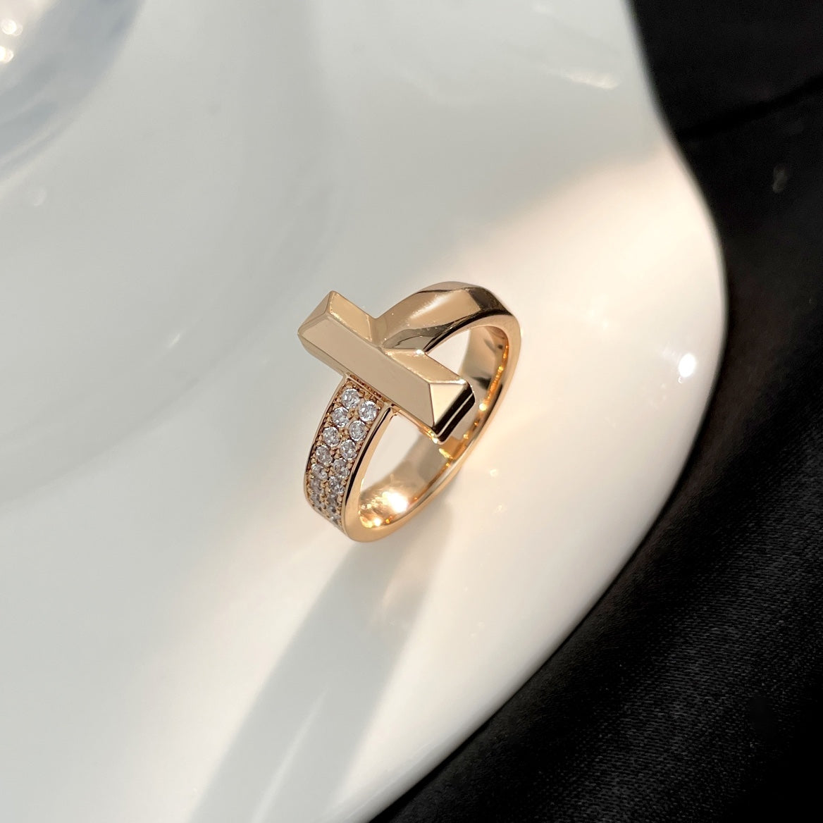 [⭐Sparkve Jewels]T WIDE DIAMOND RING