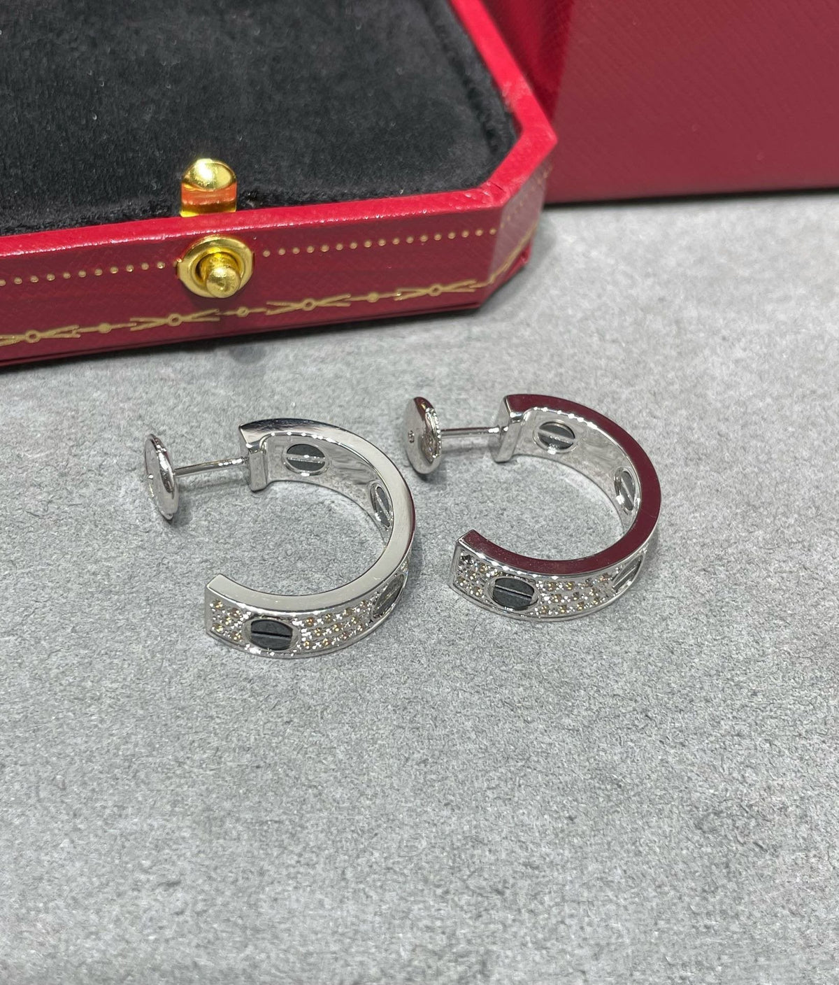 [⭐Sparkve]LOVE CERAMIC DIAMOND PAVED SILVER EARRINGS