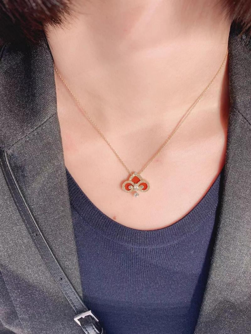 [⭐Sparkve Jewels]FLEUR DE LIS PINK GOLD DIAMOND NECKLACE