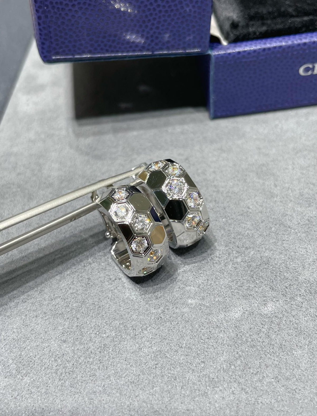[⭐Sparkve]BEE LOVE DIAMOND HOOP EARRINGS