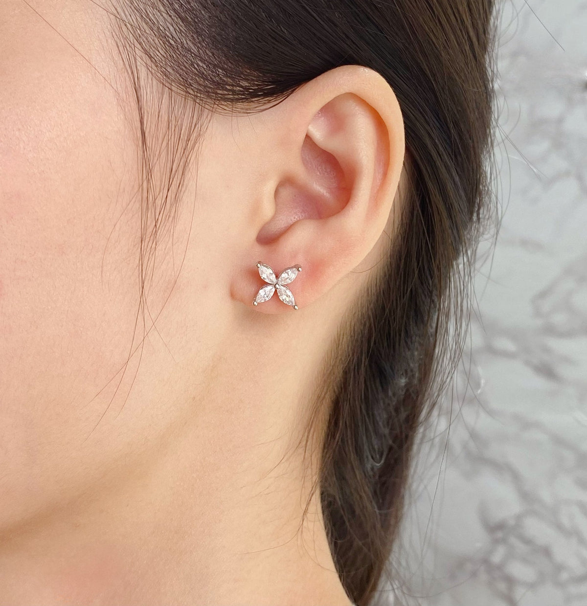[⭐Sparkve Jewels]VICTORIA SILVER DIAMOND STUD MINI EARRINGS