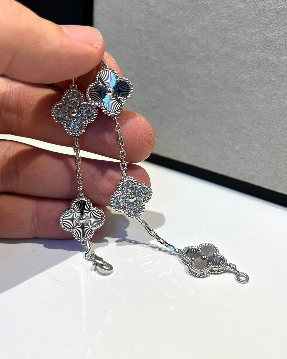 [⭐Sparkve] CLOVER 5 MOTIF LASER BRACELET COLLECTION