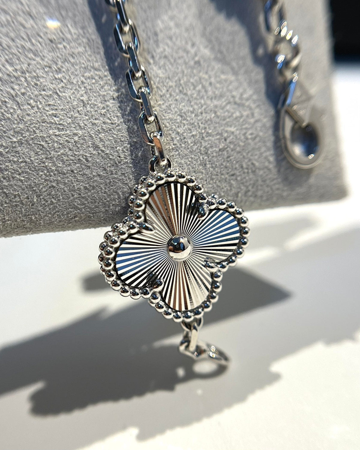 [⭐Sparkve] CLOVER 5 MOTIF LASER BRACELET COLLECTION