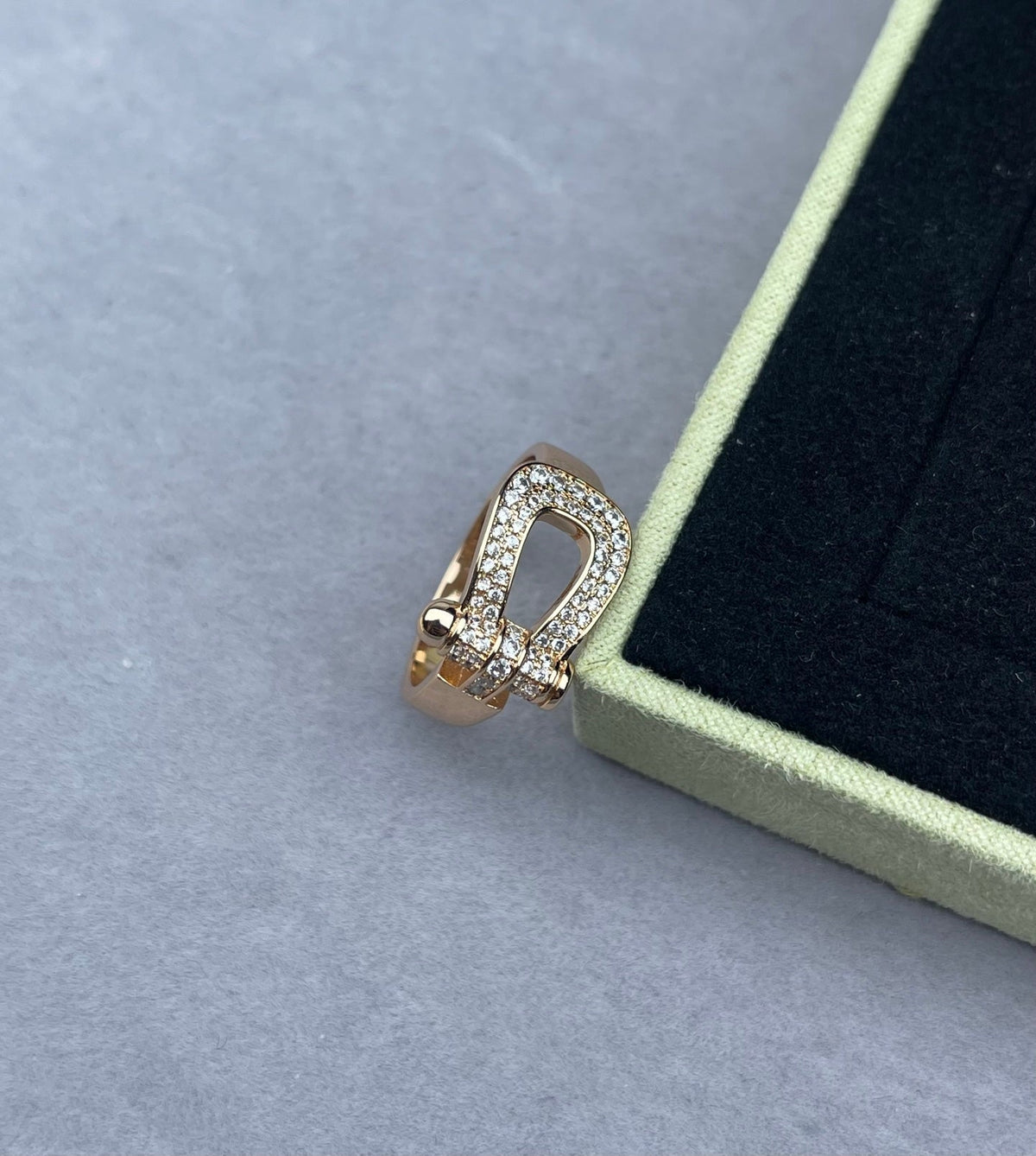 [⭐Sparkve]Wide Hoof-Shaped Diamond-Studded Ring