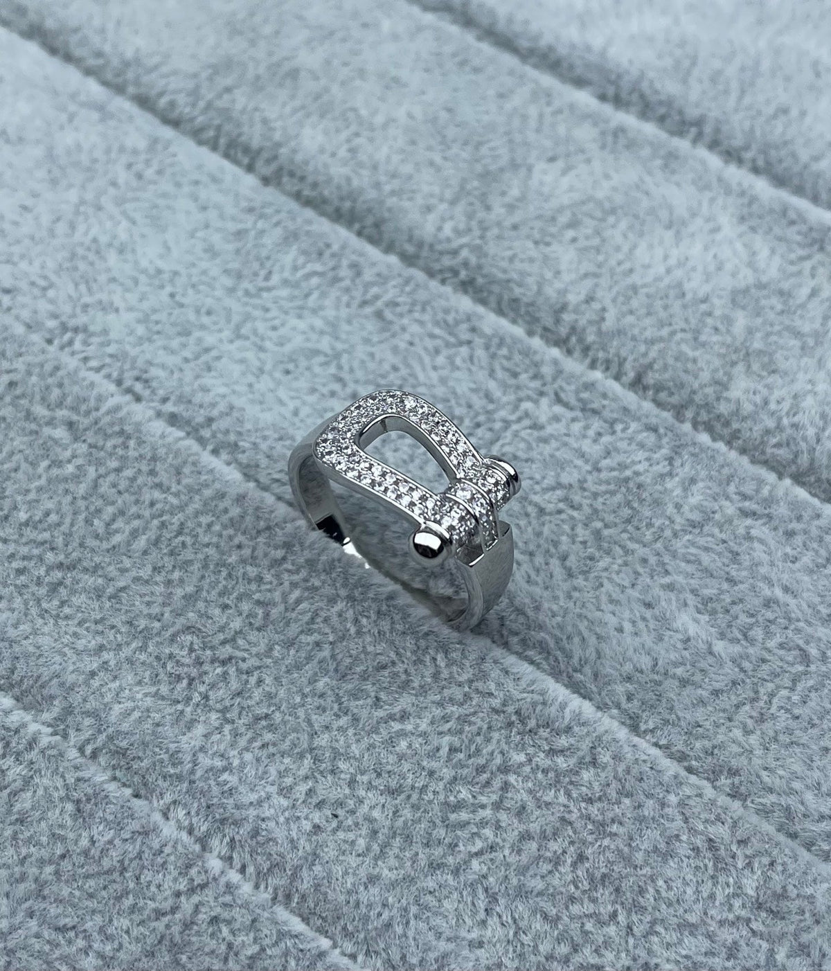 [⭐Sparkve]Wide Hoof-Shaped Diamond-Studded Ring