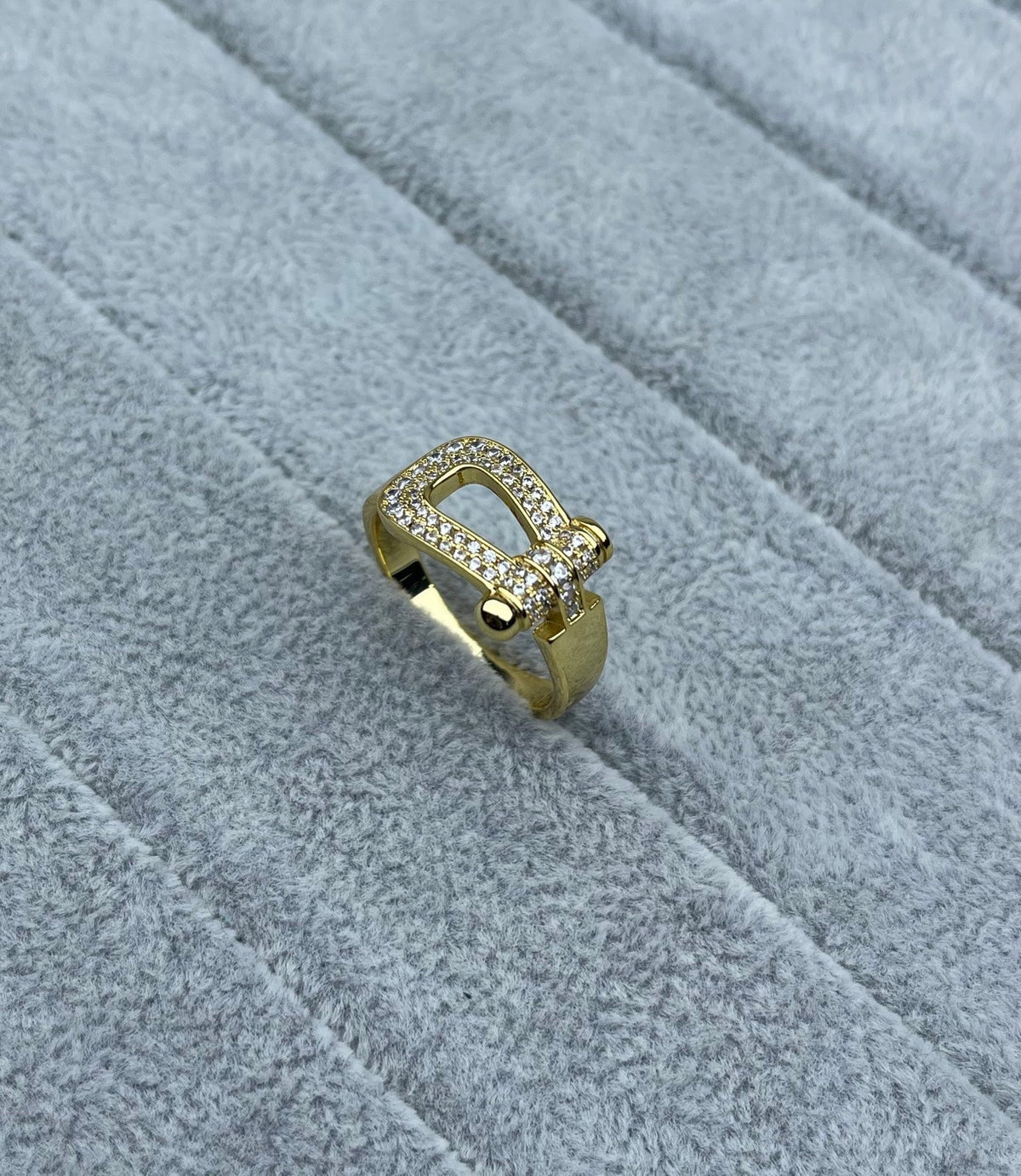 [⭐Sparkve]Wide Hoof-Shaped Diamond-Studded Ring