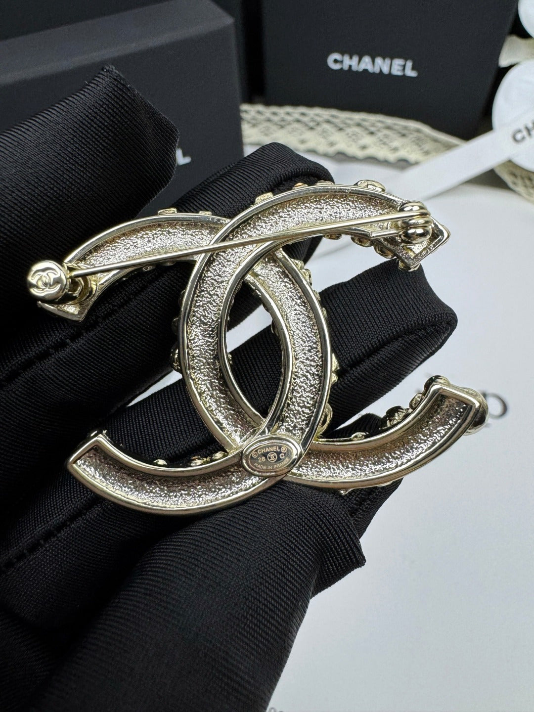 [⭐Sparkve]26C Pink-White Enamel Ice Cream Cone Double C Brooch