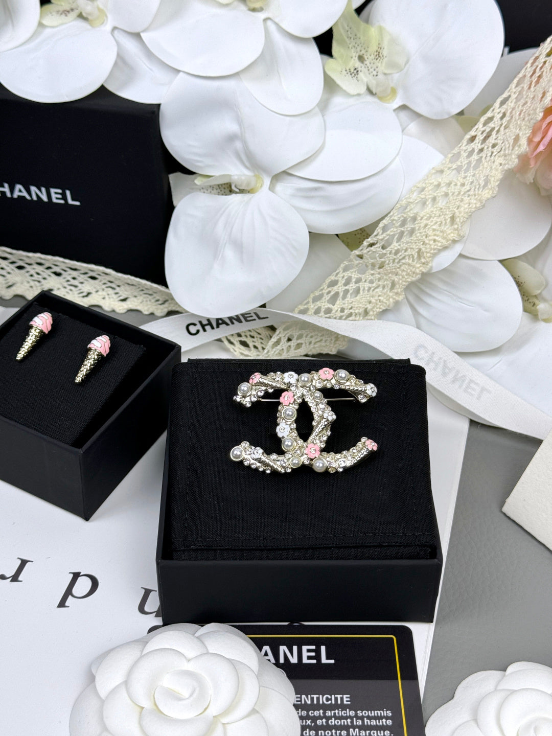 [⭐Sparkve]26C Pink-White Enamel Ice Cream Cone Double C Brooch