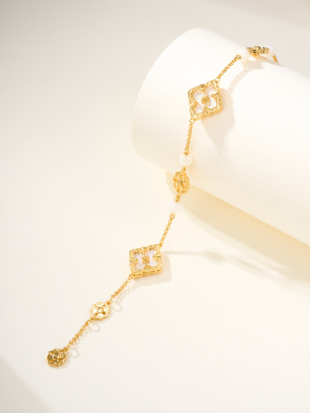 [⭐Sparkve]B.C.L ENAMELED Three-Flower Bracelet（Trumpet)