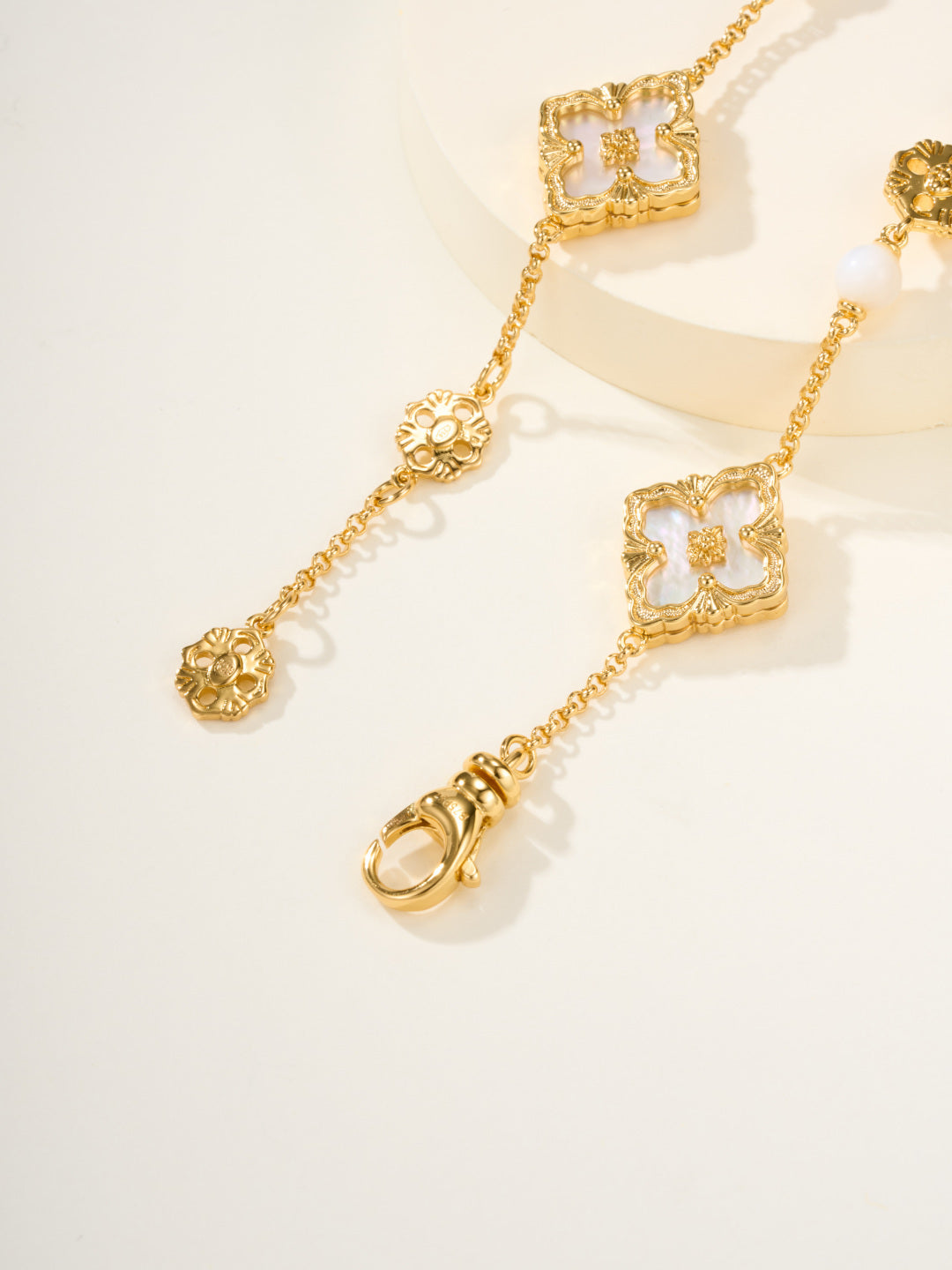 [⭐Sparkve]B.C.L ENAMELED Three-Flower Bracelet（Trumpet)