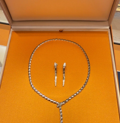 [⭐Sparkve]NEW！SERPENT DIAMOND NECKLACE