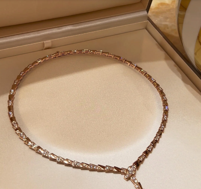 [⭐Sparkve]NEW！SERPENT DIAMOND NECKLACE
