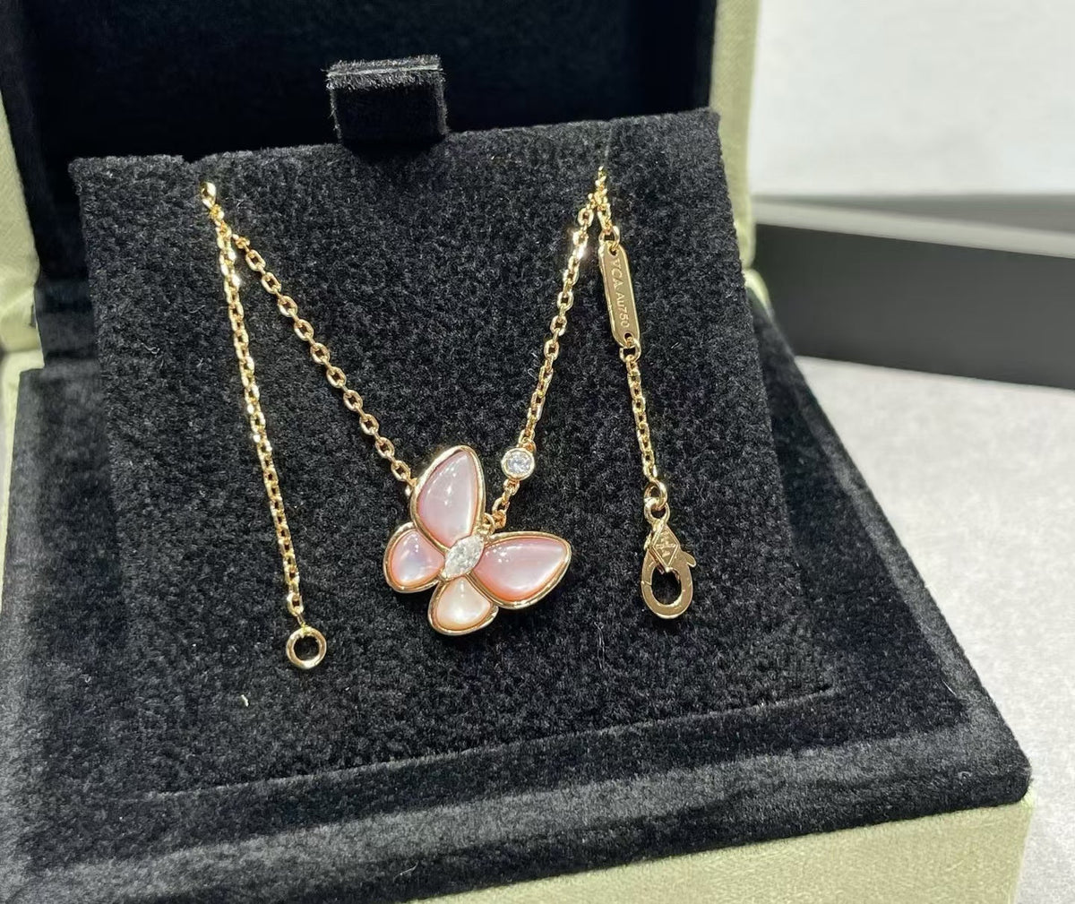 [⭐Sparkve]BUTTERFLY PINK MOTHER-OF-PEARL DIAMOND NECKLACE