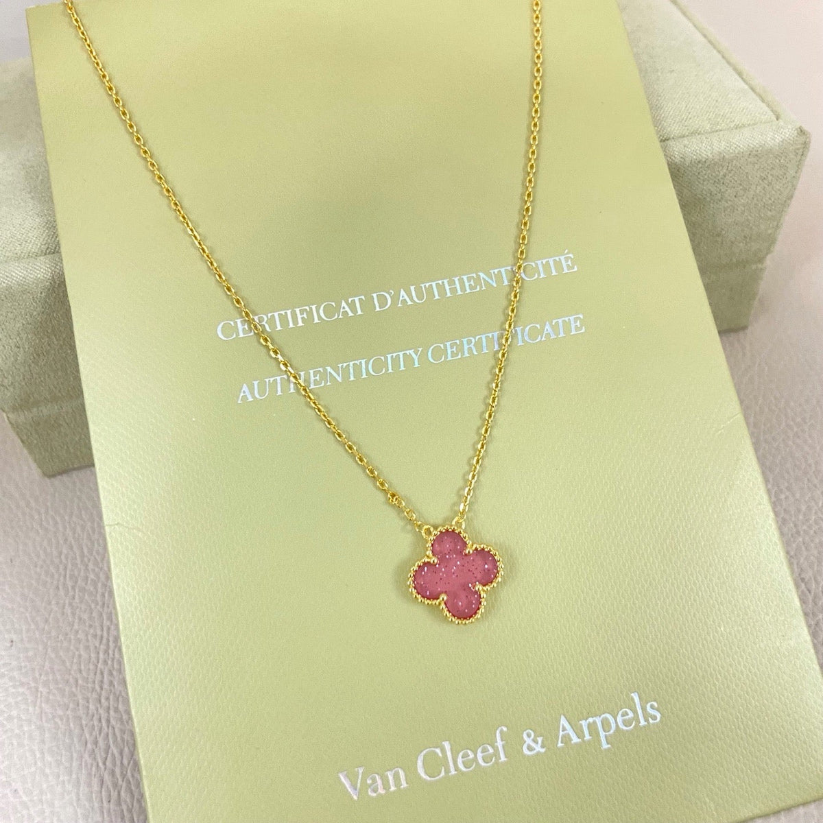 [⭐Sparkve]15MM BUBBLE PINK ENAMEL SINGLE-FLOWER FOUR-LEAF CLOVER NECKLACE