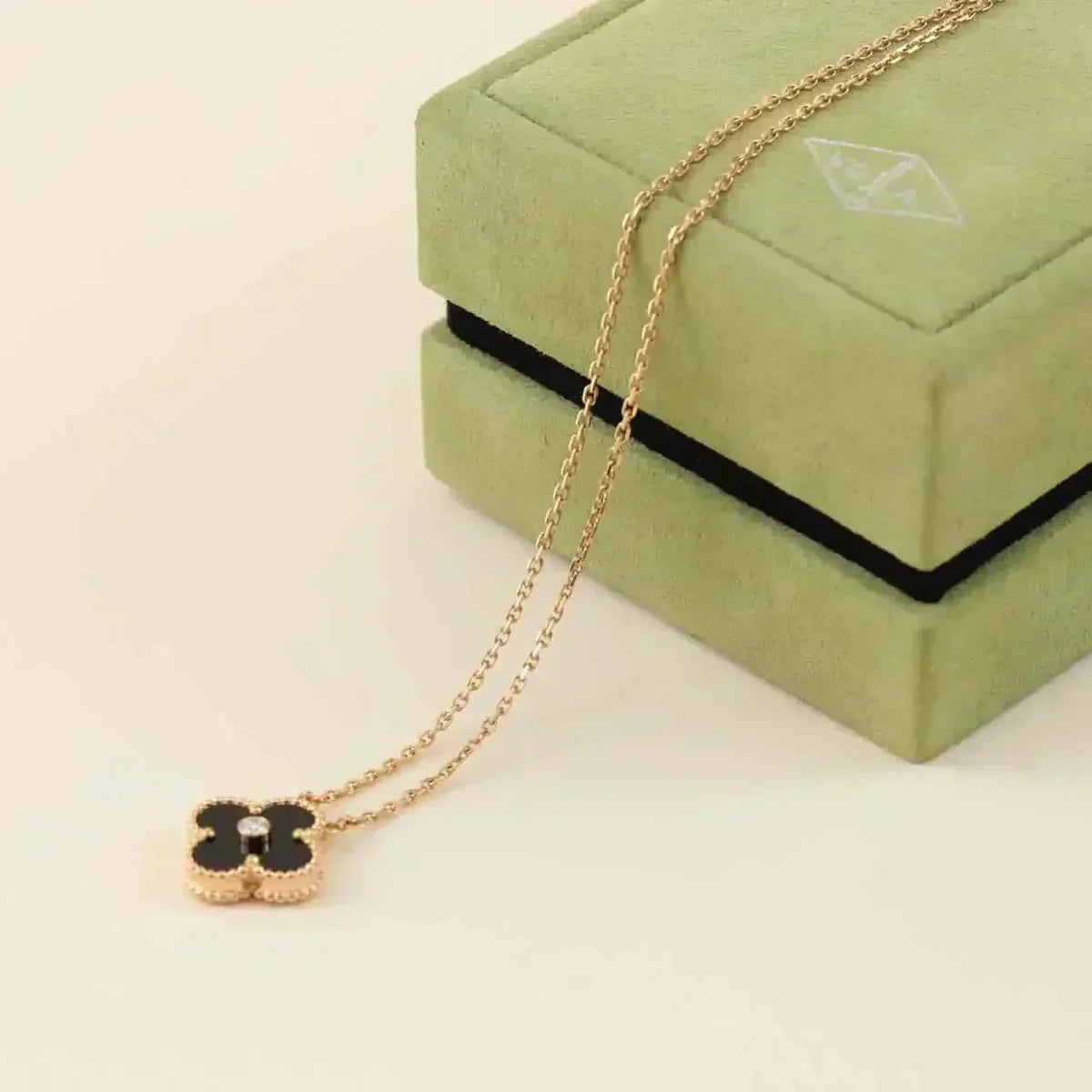 [⭐Sparkve]CLOVER 15MM DIAMOND ONYX NECKLACE
