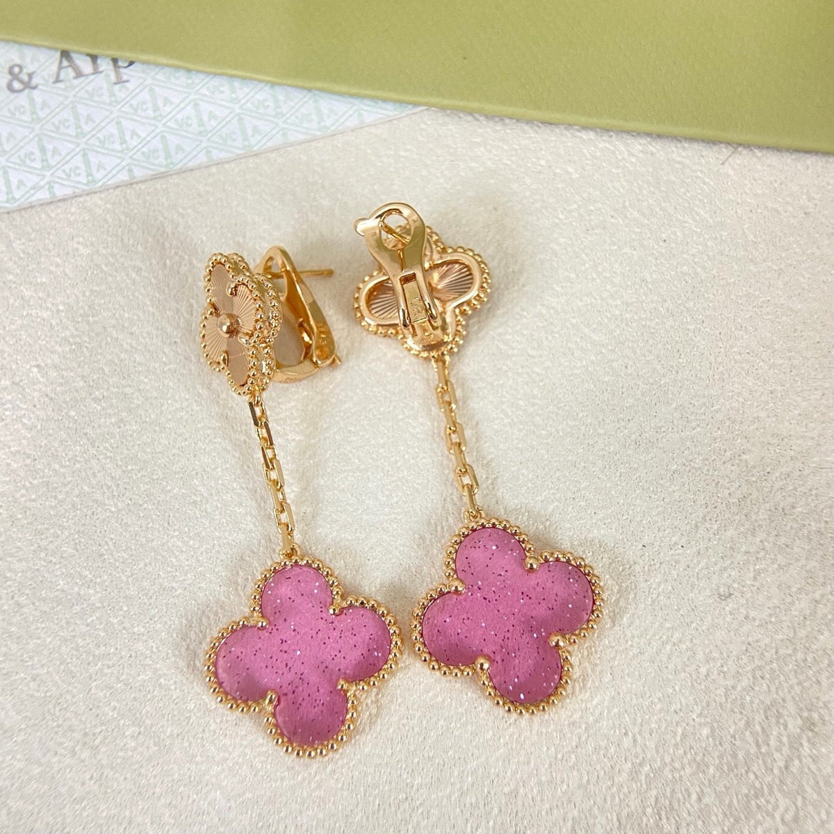 [⭐Sparkve]2026 NEW CLOVER 2 MOTIF  BUBBLE PINK ENAMEL